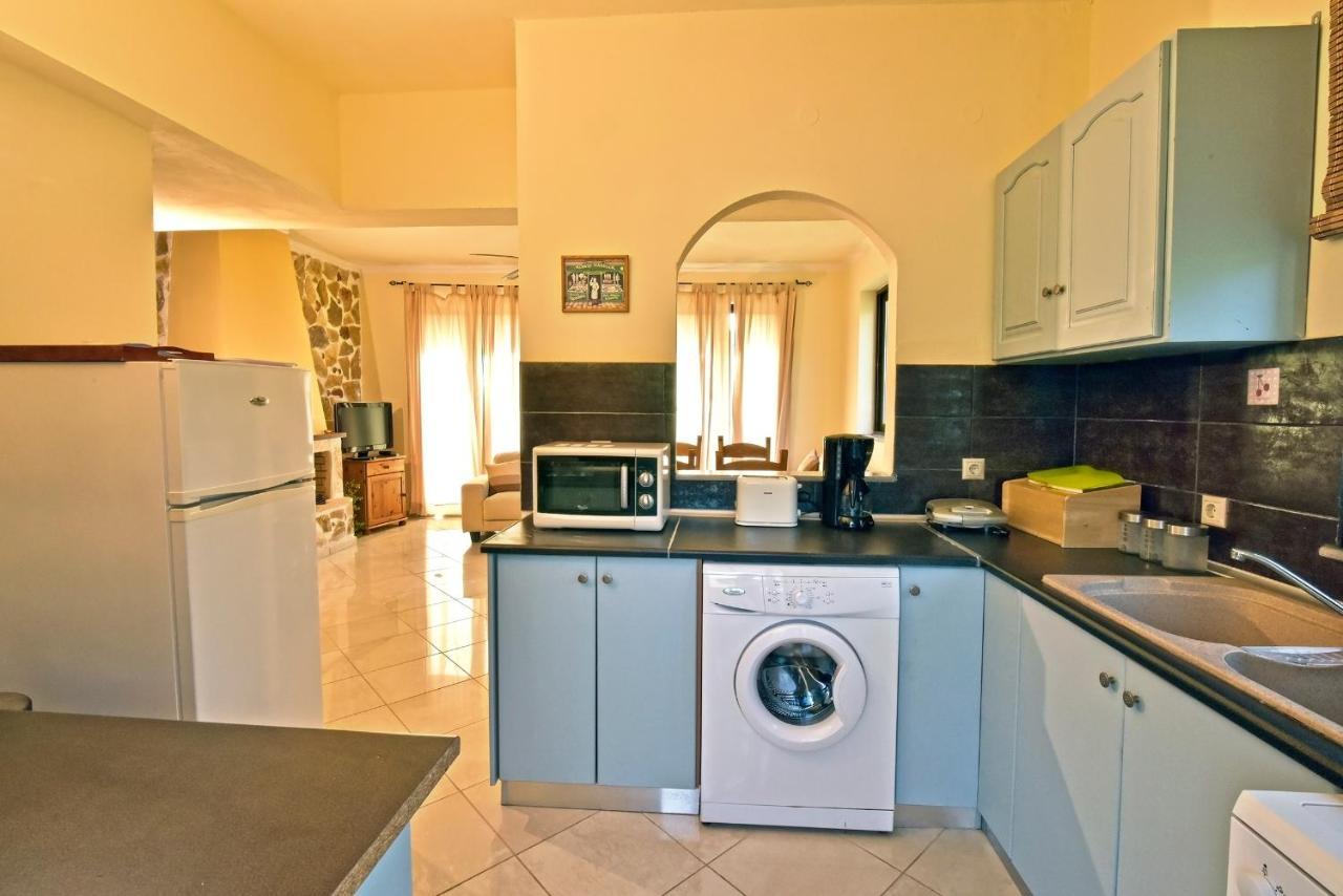 Olive Farm Villa Agia Marina Eksteriør billede