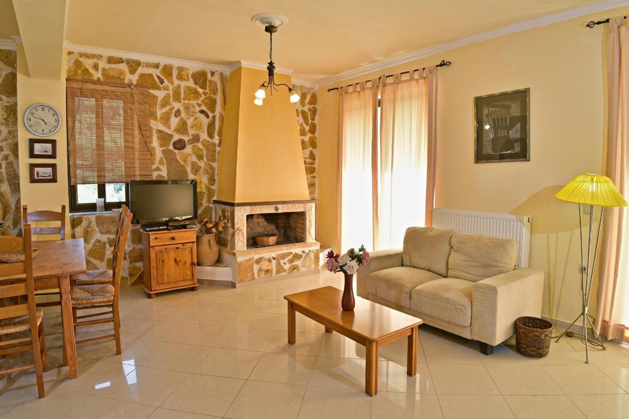 Olive Farm Villa Agia Marina Eksteriør billede